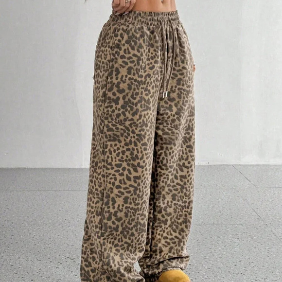 Khaki Casual Women's Leopard Print Loose Wide Leg Palazzo Pants - Picture 2 of 6